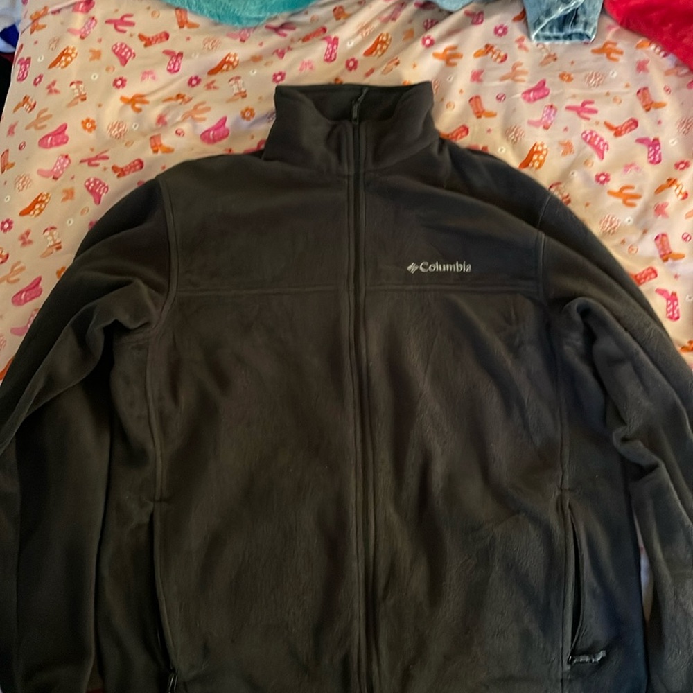 Men’s Columbia fleece jacket